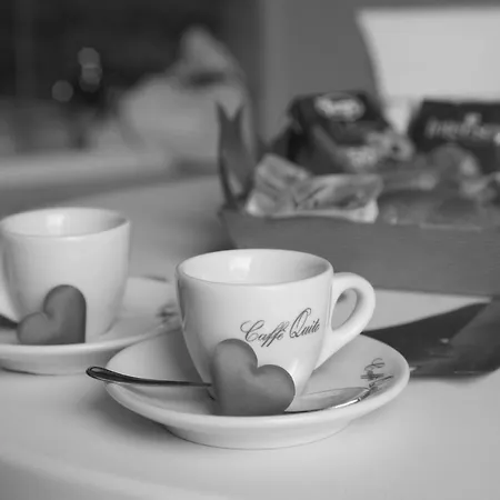 Gold94 לינה וארוחת בוקר נאפולי