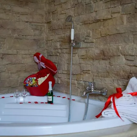 לינה וארוחת בוקר Gold94