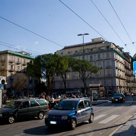 Gold94 לינה וארוחת בוקר נאפולי