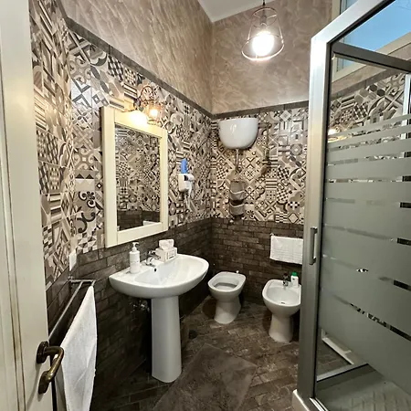 Gold94 לינה וארוחת בוקר נאפולי