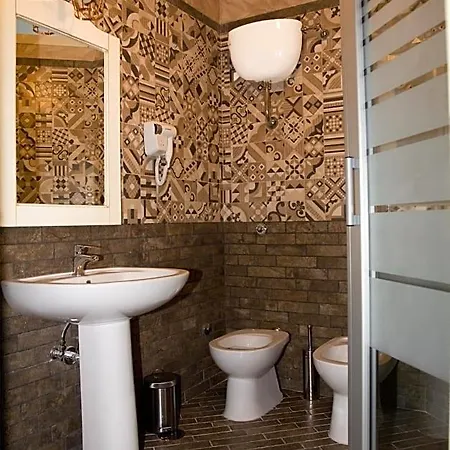 Gold94 Bed and Breakfast Νάπολη