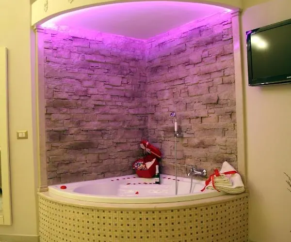 Gold94 Bed & Breakfast 4*