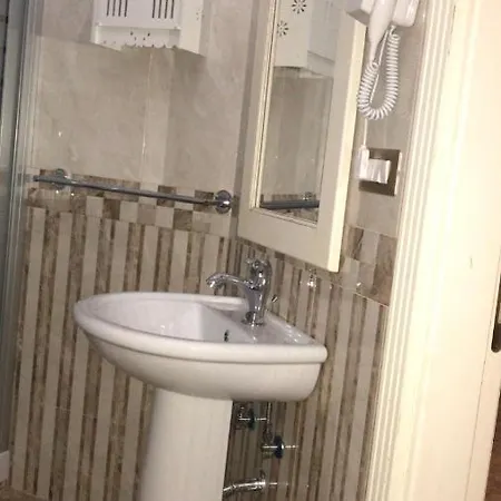 Gold94 לינה וארוחת בוקר נאפולי